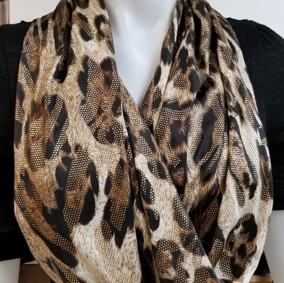 Leopard Single Loop Scarf - Picture 4 of 4